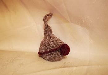 Ich hatte meinen Spaß beim Häkeln und es ging recht schnell.Im Moment habe ich nur den kleinen gehäkelt. Leider hatte ich keine Buschelwolle. Könnte eine Empfehlung gebrauchen, welche man da passend nimmt. Ich hatte eine, aber die ließ sich schwer verhäkeln, daher ließ ich es.