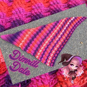 Wenn Jasmin schon eine Meterangabe macht, sollte man auch mindestens das einplanen was sie sagt^^ Naja jetzt ist es ein schönes Kindertuch aus 3Knäulen Scheepjes Wanderlust (Für Erwachsene sollten mindestens 6 geplant werden würde ich sagen)