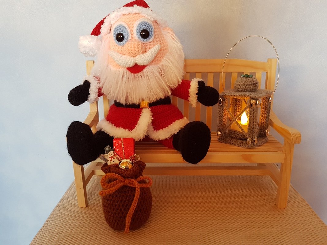 Häkelanleitung Weihnachtsmann mit Laterne