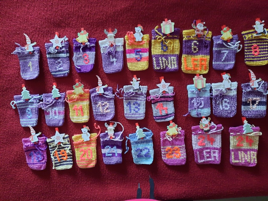 Adventskalender, Weihnachtskalender - Häkelanleitung 2 Größen und 8 Motive