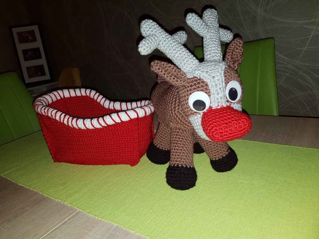 Rentinchen mit Schlitten