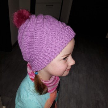 Hat riesen Spaß gemacht diese Mütze zu stricken. Meine Tochter ist auch ganz entzückt. Nun nadel ich noch eine für mich an :-)