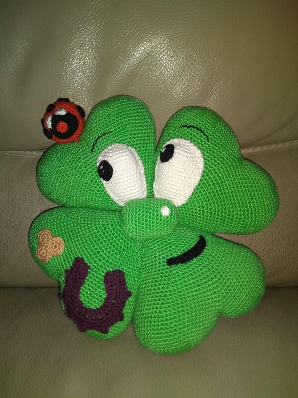 New year´s Eve Cloverleaf Pattern Amigurumi