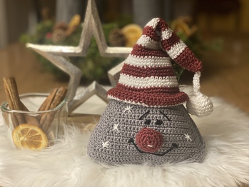 Diesen Dreieckswichtel habe ich nach der Anleitung von Eulenkindl gehäkelt