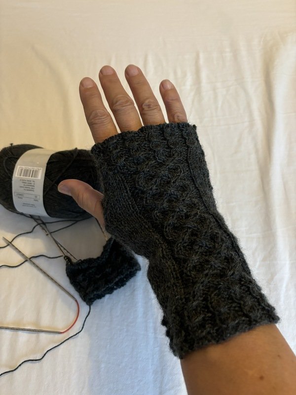 Strickanleitung Armstulpe Celtic-Muster