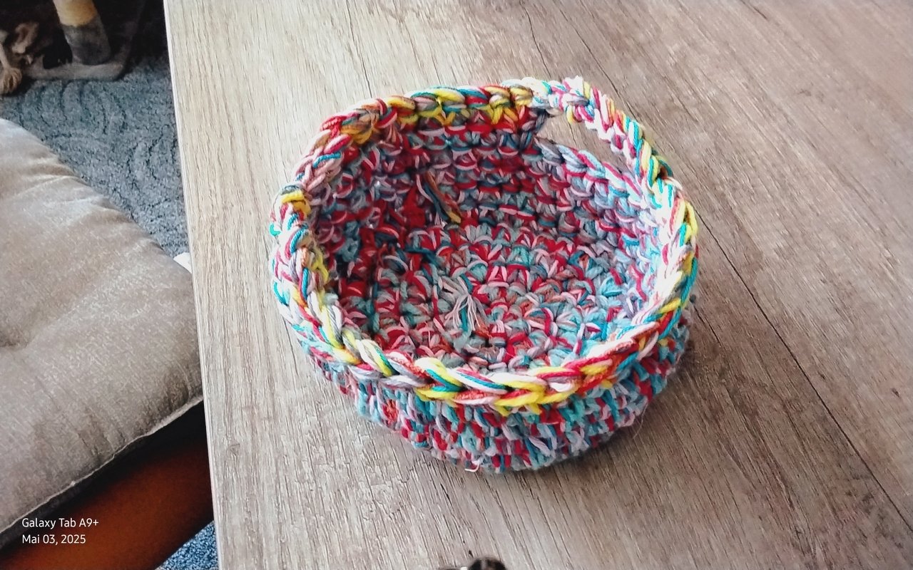 Mini-Körbchen aus Resten - Kostenlose Häkelanleitung