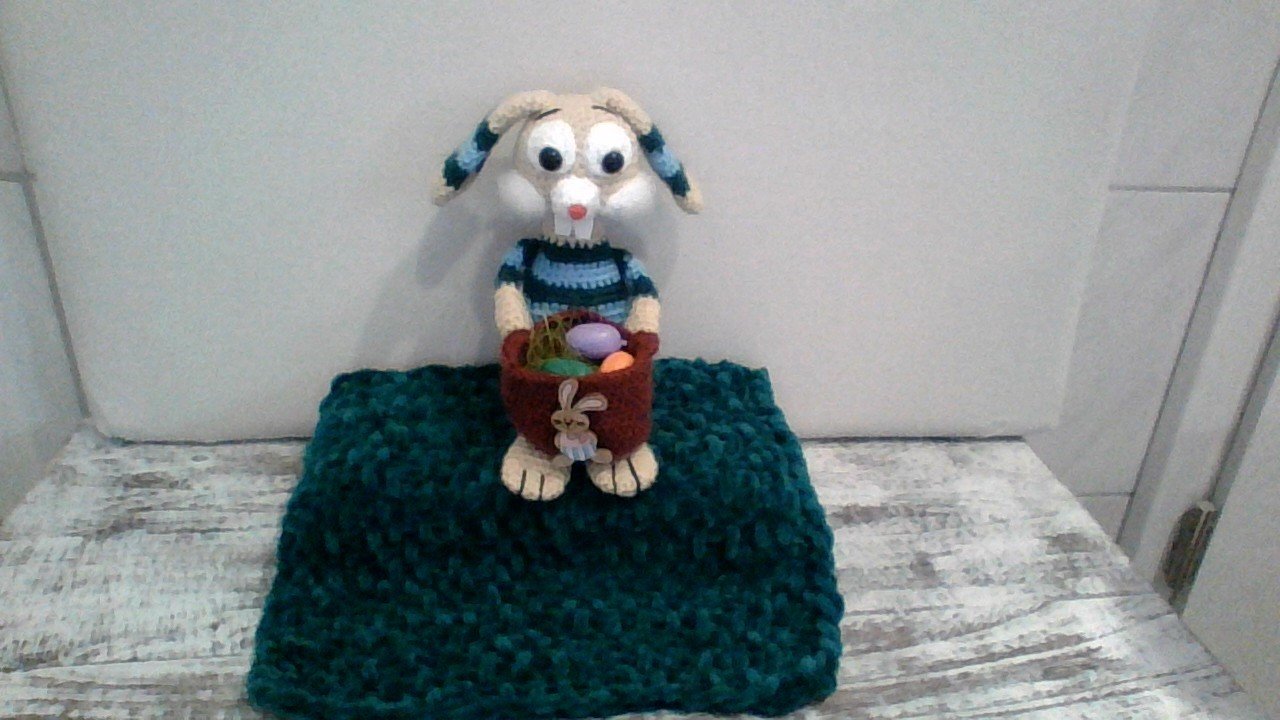 Osterhase mit Korb Häkelanleitung