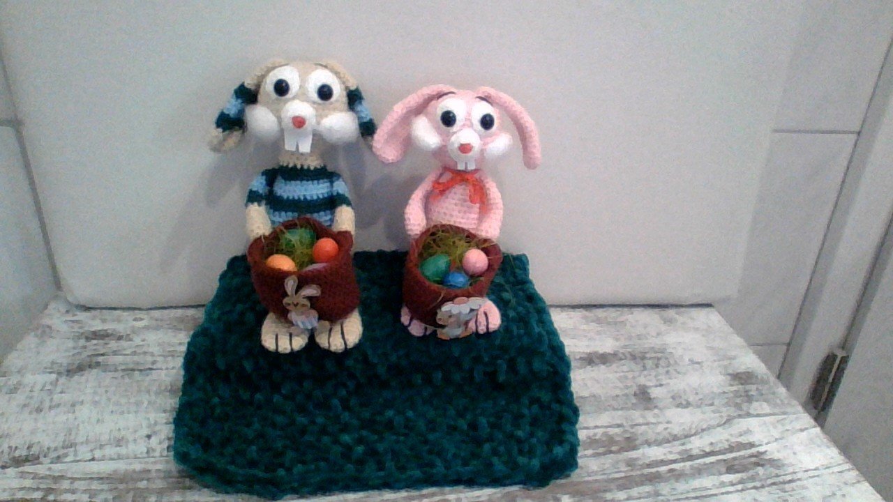 Osterhase mit Korb Häkelanleitung