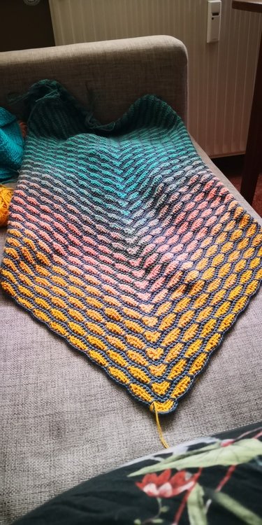crochet pattern triangular shawl &quot;Atlantis&quot;, easy and popular