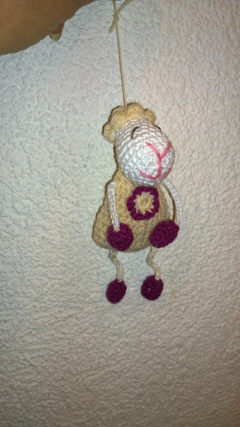 Da mir die süßen Schafanhänger so gut gefielen. Sind gleich mal drei entstanden. Weitere folgen
Danke LG Rosi