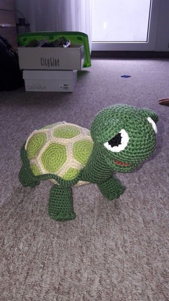 Diese Süsse hat meine liebe Kollegin für mich gehäkelt. Tolle Anleitung, perfekt.