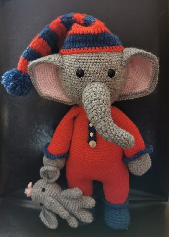 Sleepy Elephant Puffy