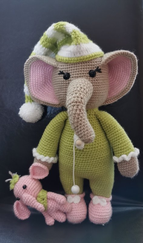 Sleepy Elephant Puffy