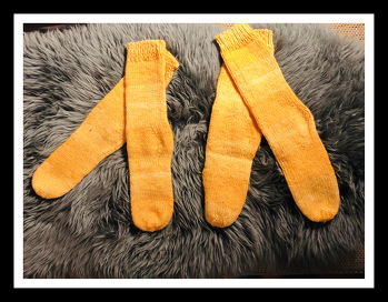 Wieder einmal 2 Paar Socken fertig, die mowi-Ferse ist einfach toll!