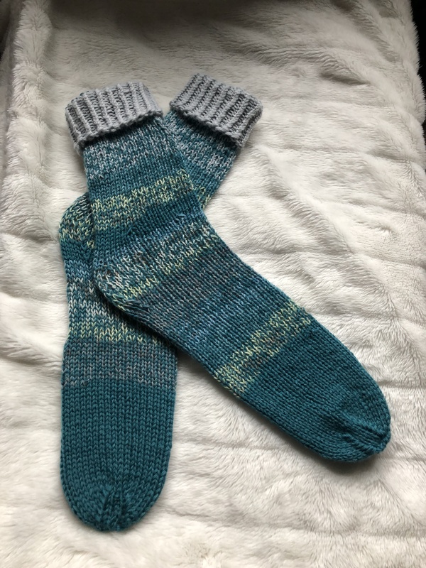 Socken stricken genial einfach – Strickanleitung für 3 Nadeln