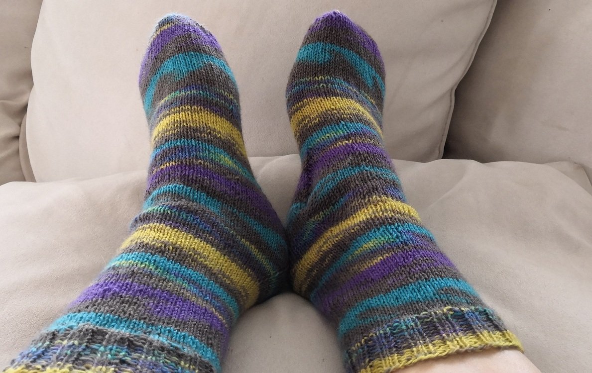 Socken stricken genial einfach – Strickanleitung für 3 Nadeln