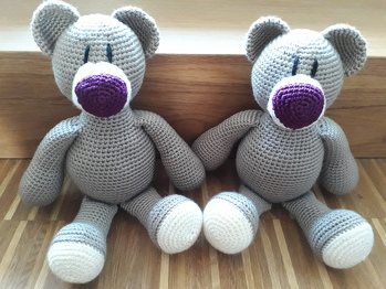 Diese Zwei habe ich als Geschenk für Zwillinge gehäkelt. Sie kamen gut an :-)