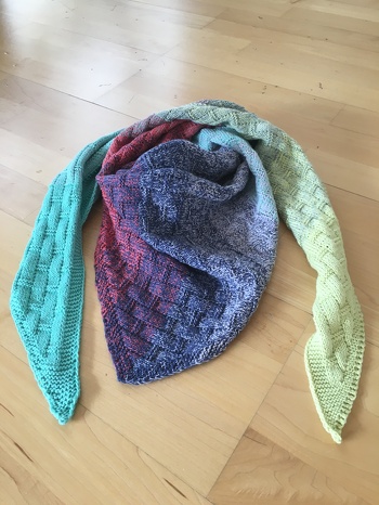 Mein „Corona-Schal“ ist fertig. 😃
Vielen lieben Dank für die tolle Strickanleitung. Es hat wirklich Spass gemacht. Nach mehr als 30 Jahren habe ich mal wieder die Stricknadel zur Hand genommen. Und es funktioniert noch. Danke nochmals. Liebe Grüße Marion