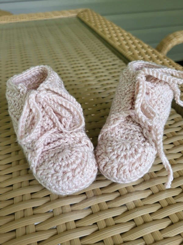 Häkelanleitung &gt; Babyschuhe nach Wollwunder Art &lt;