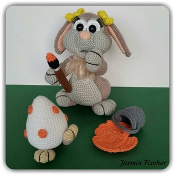 Ganz tolle Anleitung!  Sehr gut nachzuarbeiten. Viele Bilder und bei Fragen ist die Designerin immer verfügbar.