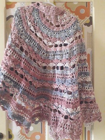 Such a nice pattern, easy to read wit explination and chart.
I used three Katia Easy Jacquard. Thank you for the pattern.