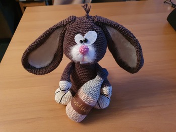 Vielen Dank für die tolle Anleitung.
Sehr gut beschrieben. Das Häkeln hat mir viel Freude bereitet
und mit dem Ergebnis bin ich sehr zufrieden.