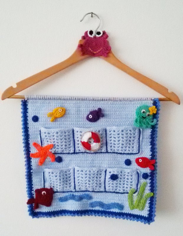 Hänge-Utensilo für Kinderzimmer oder Bad - Häkelanleitung