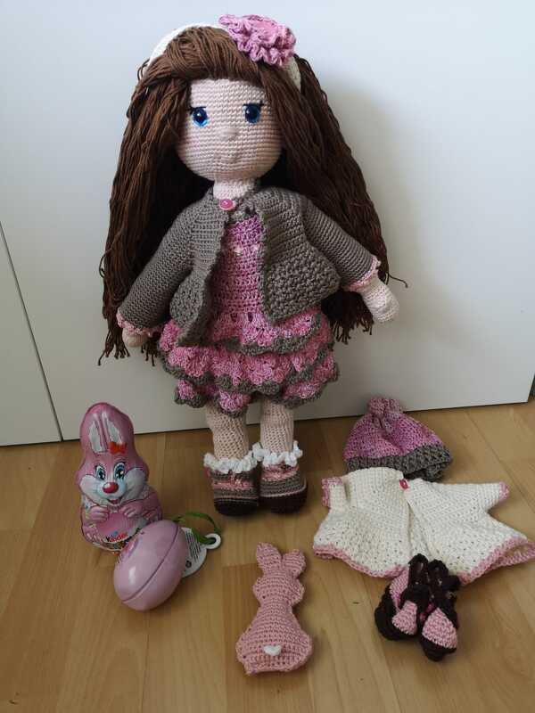 Häkelanleitung Amigurumi / Mia im 3-Jahreszeiten Outfit / Puppe + 3 Outfits