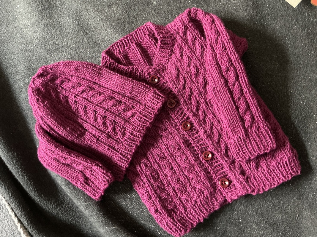 Strickanleitung Zopfmusterjacke Hänsel &amp; Gretel in den Größen 62 bis 92