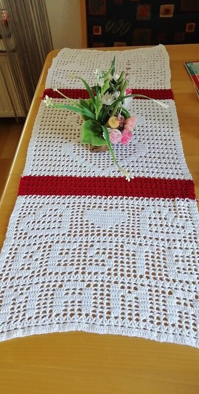 Häkeln / Tischläufer "Mama ist die Beste"