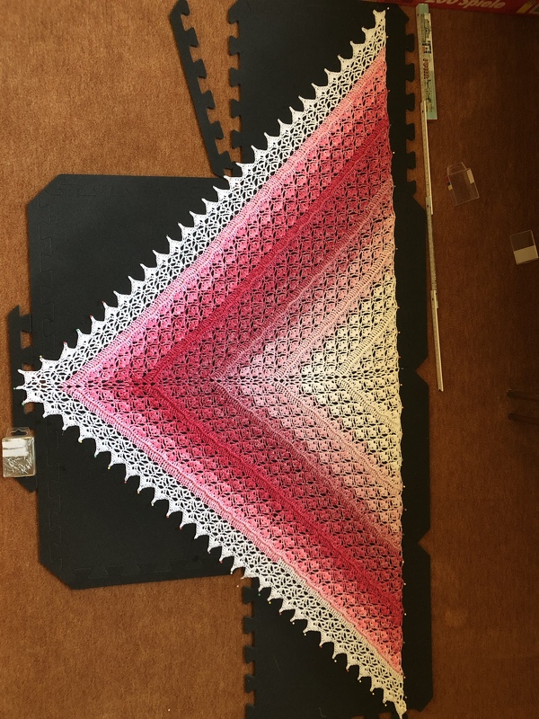 Häkelanleitung Dreieckstuch Zeichen der Leidenschaft