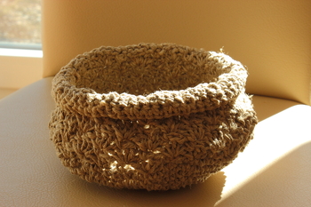 Die Anleitung ist super, aber Häkeln mit Paketschnur ganz schön anstrengend.