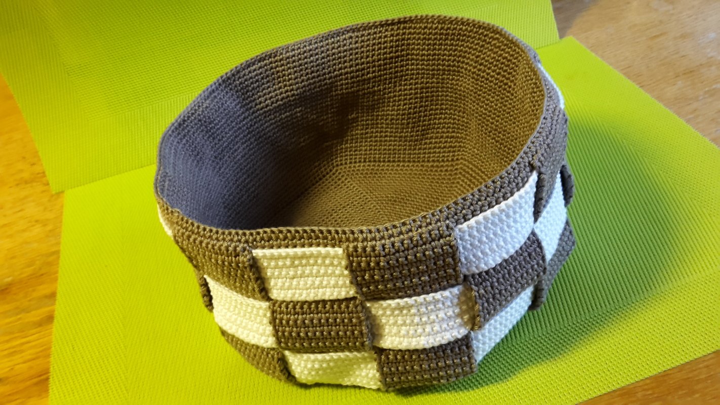 Häkelkorb / Utensilo