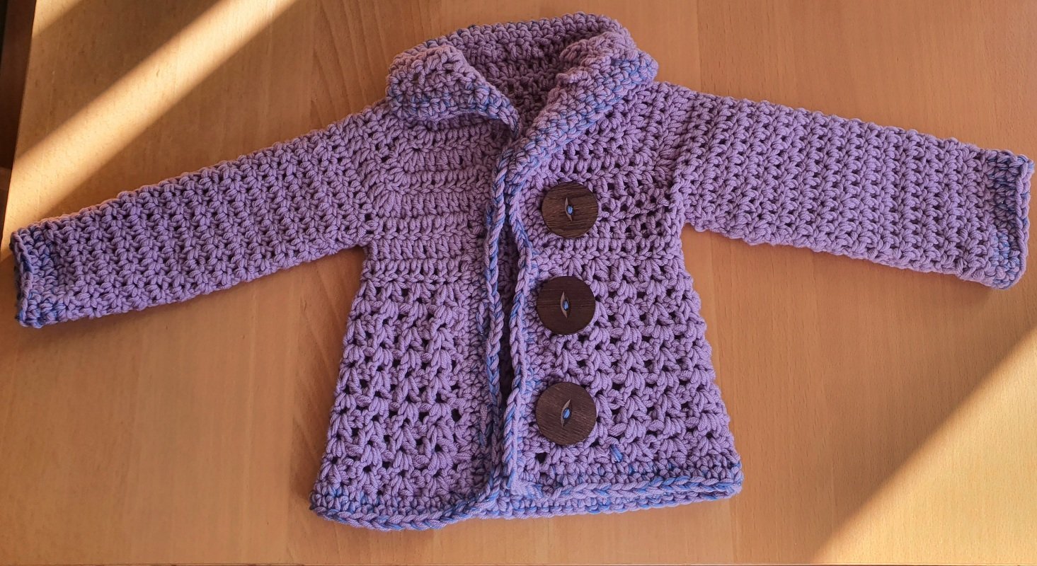 - MINI MATILDA - Babymantel/ Jacke häkeln, ab Größe 42/44 Puppe - 86/92 Kleinkind. mit Kapuze oder Kragen