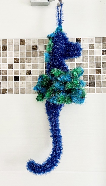 Das Häkeln von dem Seepferdchen hat mir sehr viel Spaß gemacht und hübscht das Bad auf.