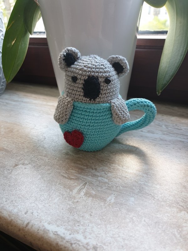 Häkelanleitung “Rassel Koala in der Tasse”