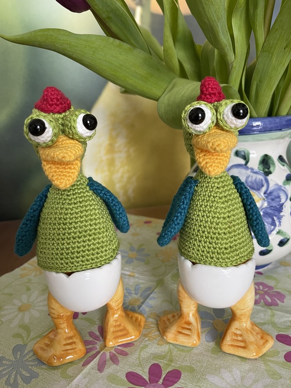 Mini-Gockel Eierwärmer Häkelanleitung