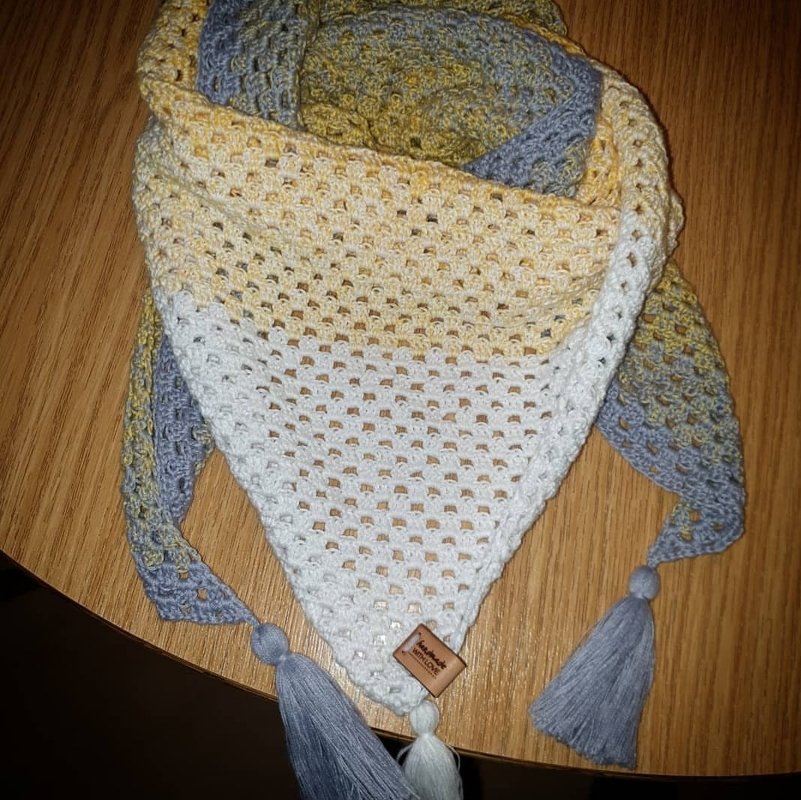 Granny shawl - Version 2 – Twirls