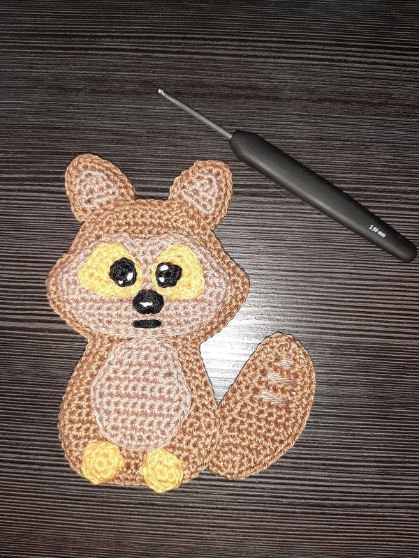 Süße Waschbärchen als Babyspielzeug, Applikation oder Deko