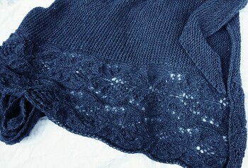 Das Ajourmustern war eine Herausforderung,  bis der Knoten geplatzt ist und es zum Selbstläufer würde.