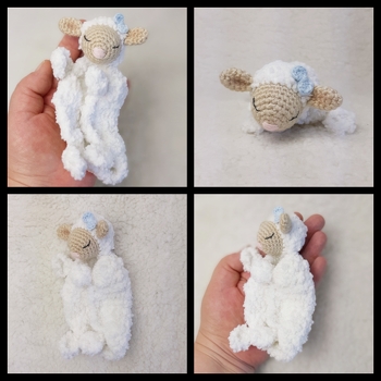 Superschöne Anleitung. Dieses Minischmusi ist mit Fransenwolle gehäkelt.