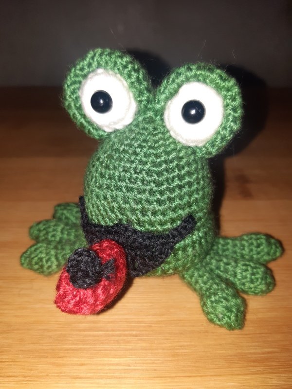 Rollmaßband mit Nadelkissen Frosch, gehäkelt von DaDaDe