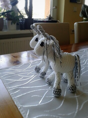 Und da waren es schon zwei... #3 folgt bald! Dank der tollen Anleitung macht das Häkeln der Einhörner wirklich Freude und geht leicht von der Hand.