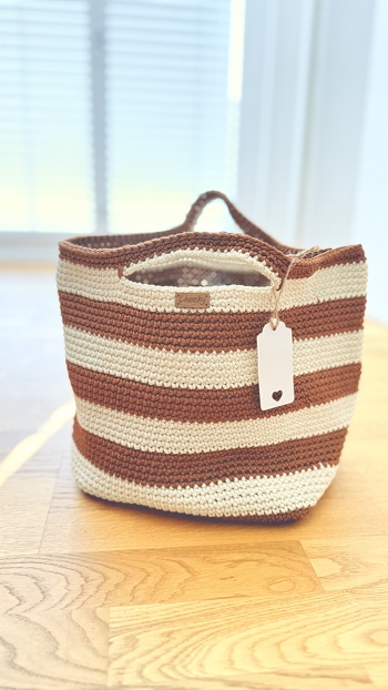 Tasche Eleonora. In vielen Farben schon gehäkelt. Super einfache Anleitung.