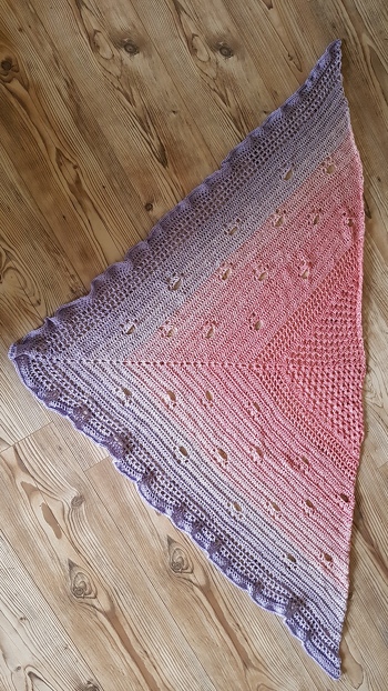 Catwalk-Tuch (Romy Fischer)
Wolle: Rellana Regenbogen