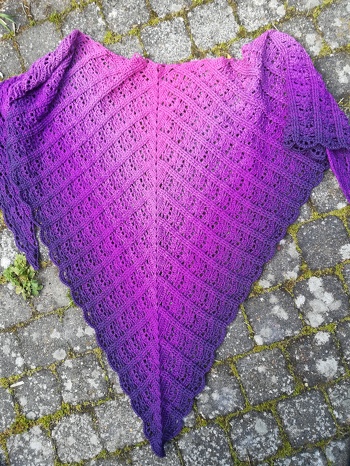 Sehr gute Anleitung: Nach ein paar Reihen kann man sie weglegen. Bobbel 