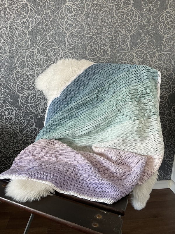Babydecke mit viel Herz häkeln