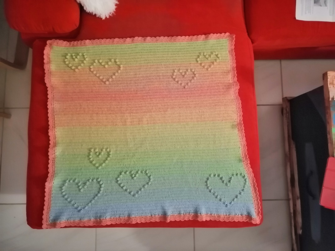 Babydecke mit viel Herz häkeln
