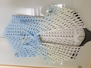 Gehäkelt mit 1000m 3fädig für ca Gr 44. Hat Spaß gemacht!