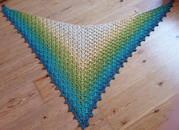 Eigentlich war die Anleitung ganz einfach nachzuarbeiten. Ich hab mich am Anfang ein bisschen blöd angestellt,  aber dann lief es.